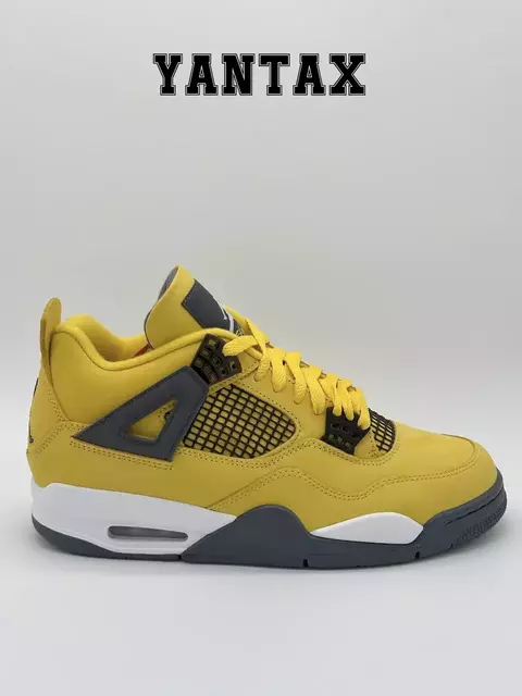 Zapatilla Jordan 4 Retro Lightning 2021 color amarillo con detalles en negro y suela blanca y negra vista de perfil derecho