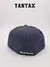 Gorra New Era 59Fifty con logo Supreme en la parte posterior, color azul marino.