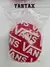 Paquete de cordones rojos de la marca Vans, con logotipo visible en el plástico.