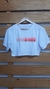 CROPPED BRANCO DETALHES VERMELHO