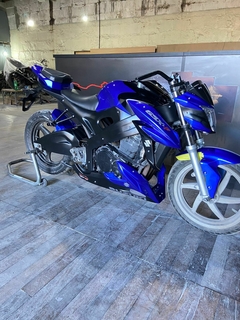 Kit gsx750f naked completo com pintura (todos os anos até 2008) na internet