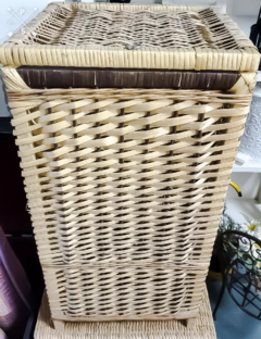 Cesto de ropa con tapa
