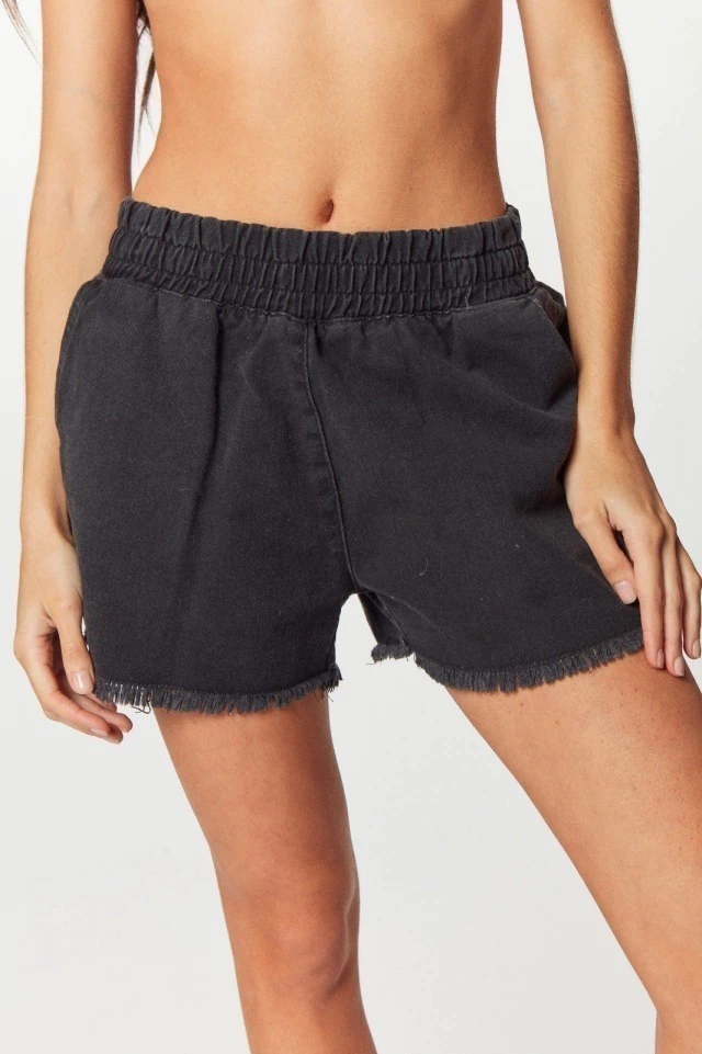 shorts Santorini, Peuque