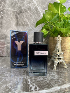 YVES SAINT LAURENT - comprar en línea