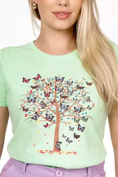 T-SHIRT ARVORE BORBOLETAS COM STRASS - VERDE ABACATE - comprar online