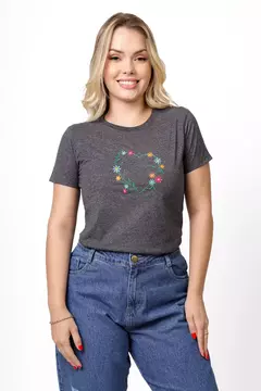 T-SHIRT CORACAO FLORES BORDADA - PRETO MESCLA