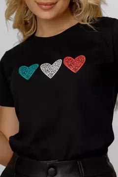 T-SHIRT TRES CORACAO ONCA - PRETO - comprar online