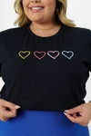 T-SHIRT PLUS SIZE CORACOES CORES ALTO RELEVO - PRETO