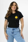 T-SHIRT SORRIA JESUS TE AMA BOLSO - PRETO