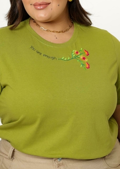 T-SHIRT PLUS SIZE YOU ARE ENOUGH BORDADO - OLIVA - comprar online