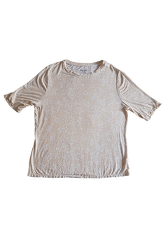 REMERA NINE WEST TALLE L, ANIMAL PRINT SUAVE BEIGE
