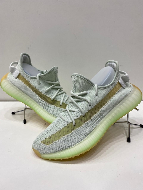 Yeezy 350 Cinza c/ Verde