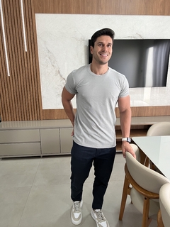 Camiseta Reserva Cinza Claro - comprar online