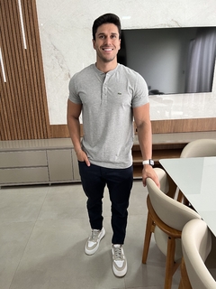 Camiseta Gola Henley Lacoste Cinza Claro - comprar online
