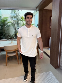 Camiseta Lacoste Gola Henley Branca na internet