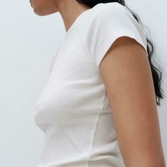 Remera de algodón acanalada en internet