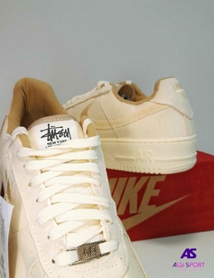 STUSSY NIKE AIR FORCE 1 en internet
