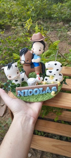 Topo de bolo fazendinha menino