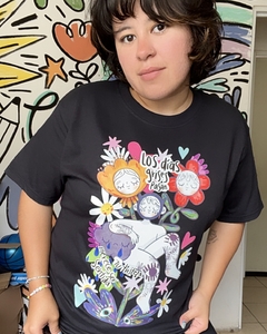 Playera los dias grises pasan en internet