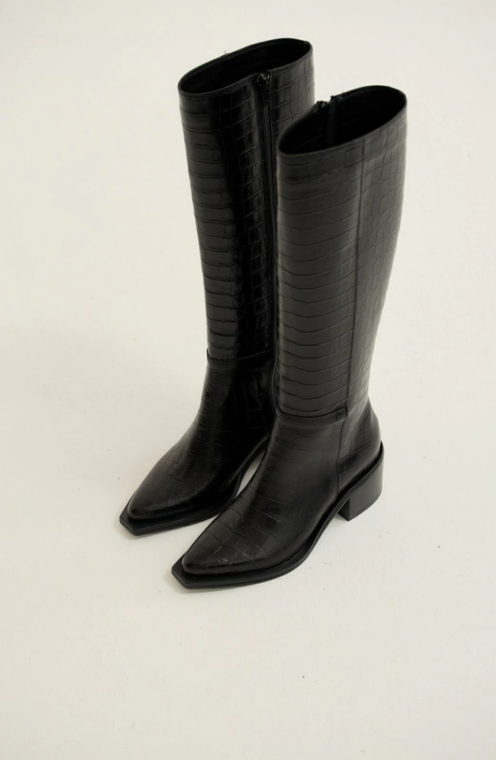 BOTA VENECIA CUERO