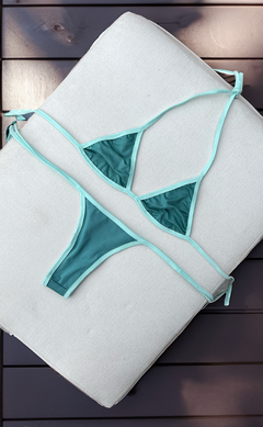 BIKINI EMILIA AQUA en internet