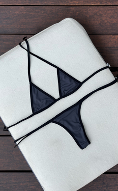 BIKINI EMILIA GREY en internet
