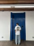 CAMISETA "LOOK HERE" WHITE na internet