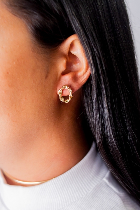 Brinco Oval Martelado Vazado P - comprar online