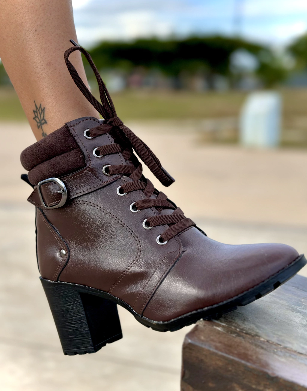 Bota Feminina Salto Grosso Super Confortável Zíper Cadarço