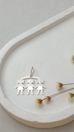 Pingente canga com 3 meninas - comprar online