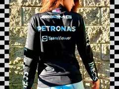 Imagen de POLERA TERMICA MERCEDES F1 2023 TEAM HAMILTON RUSSELL REPLICA NOMEX