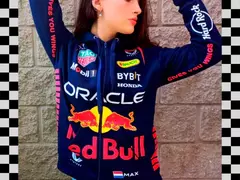 CAMPERA FRIZA INVISIBLE RED BULL F1 2023 TEAM VERSTAPPEN PÉREZ BUZO ANTIFLAMA - tienda online