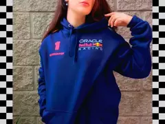 BUZO CANGURO RED BULL F1 2023 TEAM VERSTAPPEN PÉREZ en internet