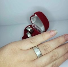 PAR DE ALIANÇA PRATA FOSCA 8MM - comprar online