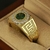 Moda masculina clássico ouro cor anel luxuosamente incrustado com pedra verde a na internet