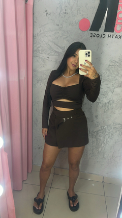 Shorts saia fivela marrom