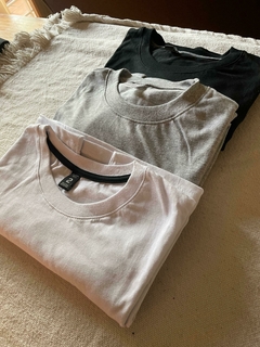 PACK X3 REMERAS BASICAS OVERSIZE
