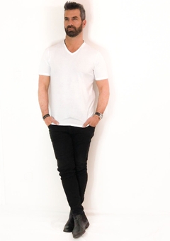 REMERA PIMA CUELLO V - comprar online