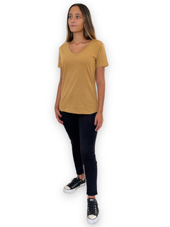 REMERA PIMA SUAVE CUELLO V - AB