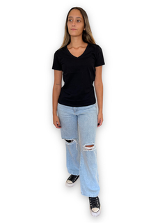 REMERA PIMA SUAVE CUELLO V - AB
