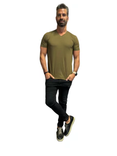 REMERA PIMA PREMIUM CUELLO V en internet