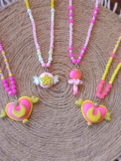COLLAR DIJE PORCELANA INFANTILES POR UNIDAD