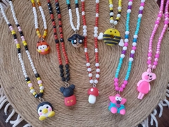 COLLAR DIJE PORCELANA INFANTILES POR UNIDAD en internet