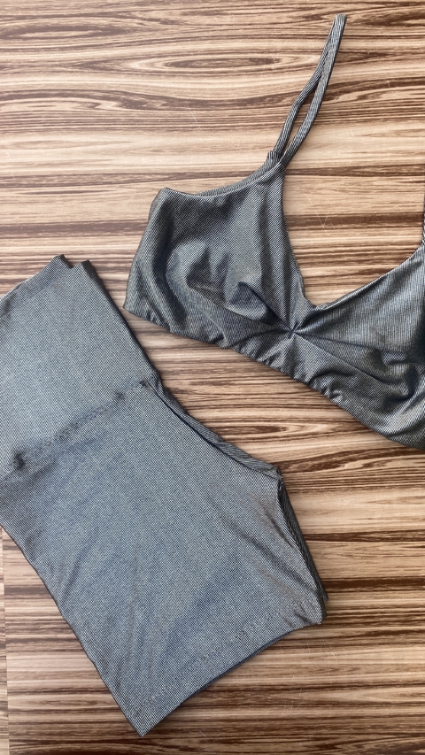 Conjunto Micro Canelado Preto metalizado