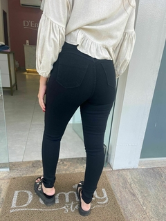 Imagem do CALÇA SKYNNE PRETA