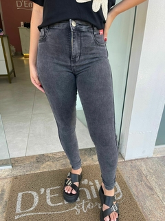 CALÇA BRUNA na internet