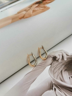 Brinco Argola Com Dois Banhos Ouro 18k e Ródio Branco