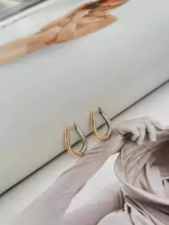 Brinco Argola Com Dois Banhos Ouro 18k e Ródio Branco