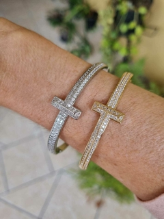 Bracelete Inspired T Cravejado Ouro18k ou Ródio Branco - comprar online
