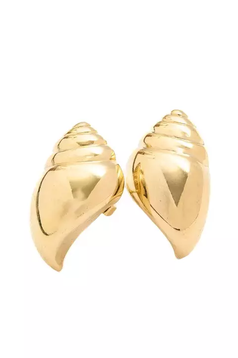 BRINCO CONCHA COM BANHO EM OURO 18K